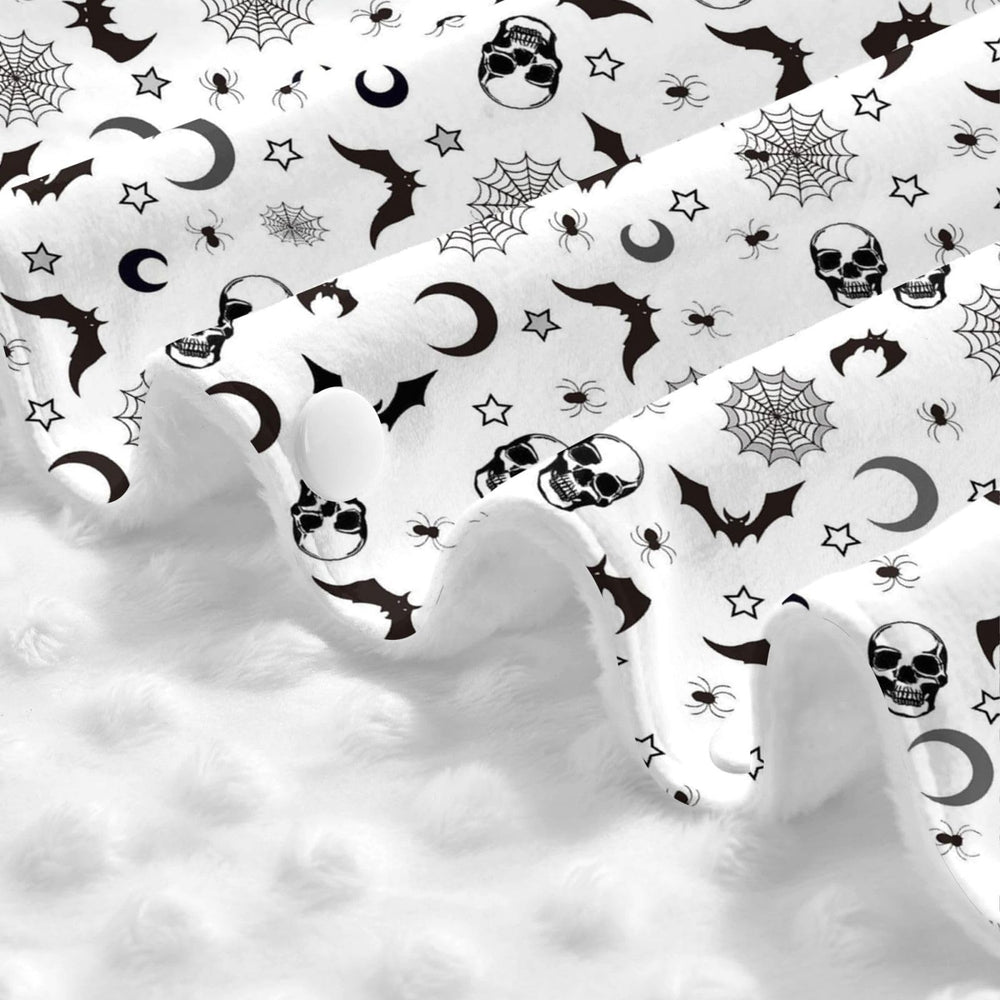 Mcewoel Gothic 360° privacy coverage protects baby from sun and distractions.