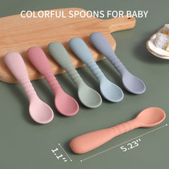 ME.FAN soft-head spoons provide gentle contact for tender gums during early feeding.