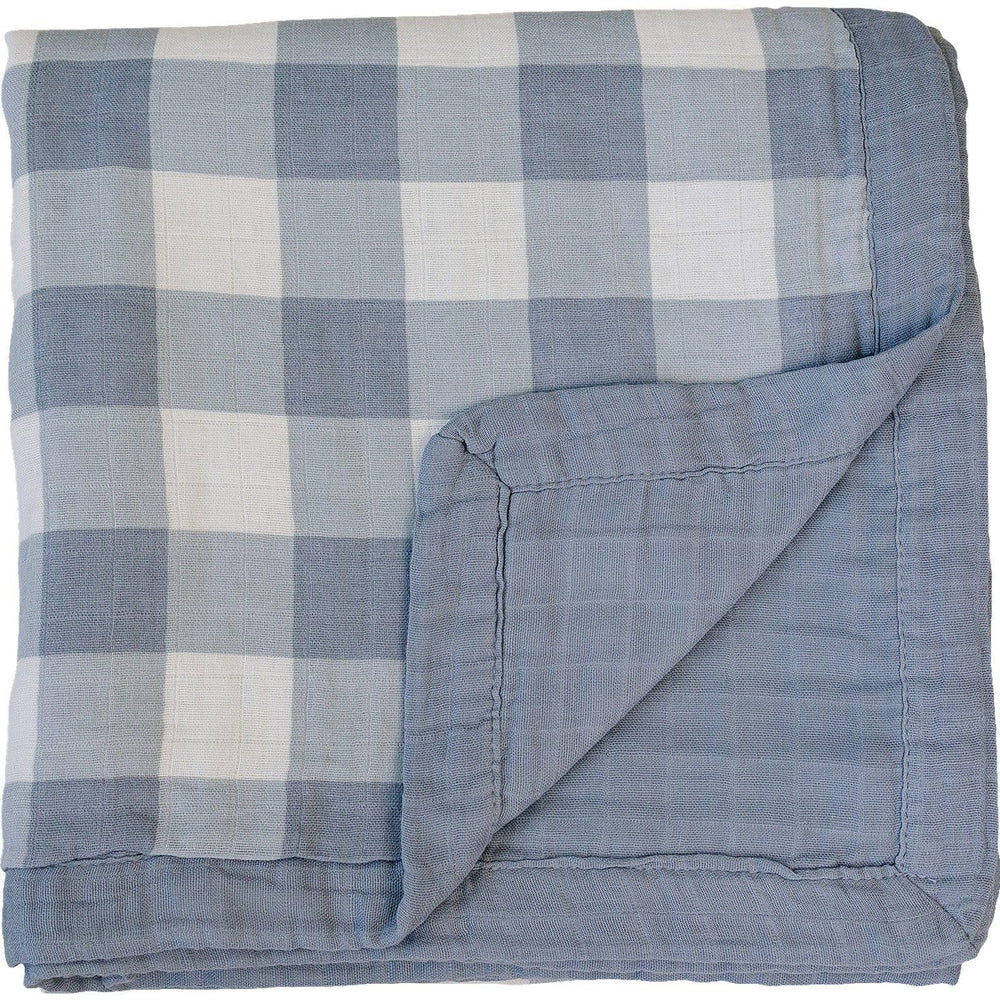 Mebie Baby dusty blue gingham quilt, cozy, breathable blanket for newborns.