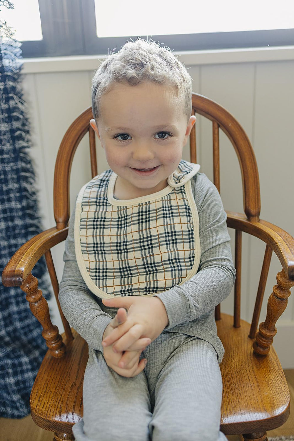 Mebie Baby muslin bib gift-registry ready unisex design appeals to caregivers