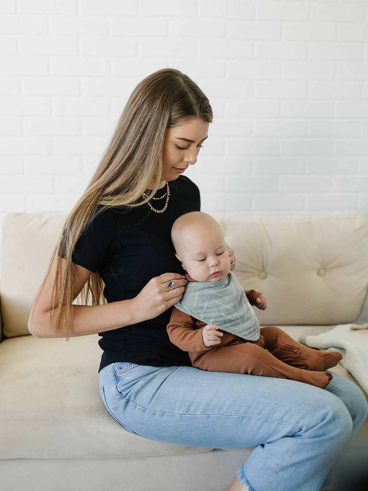Mebie Baby muslin bib gift-registry ready packaging