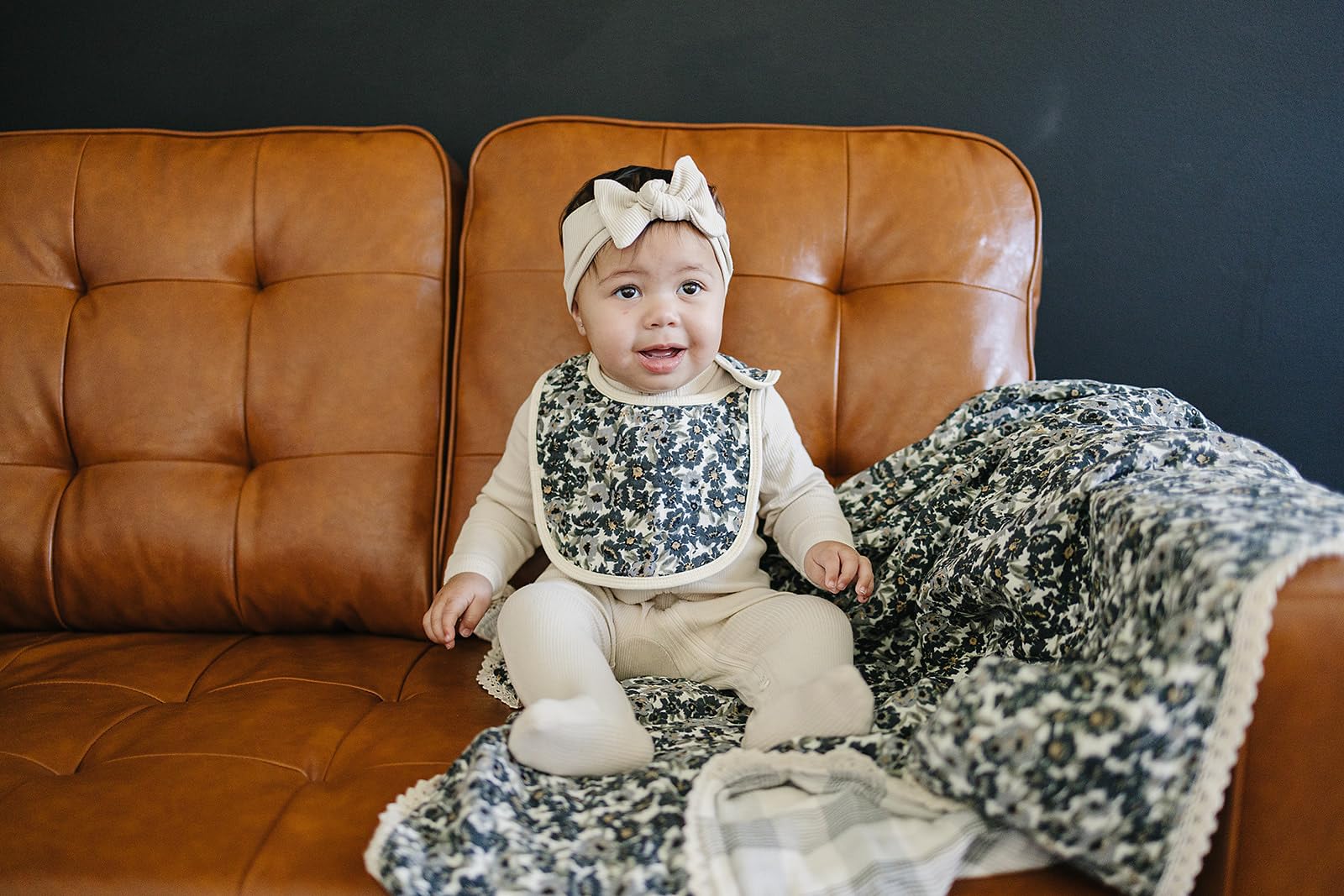Gift-ready Mebie Baby muslin bib set, ideal for baby registries and gifting