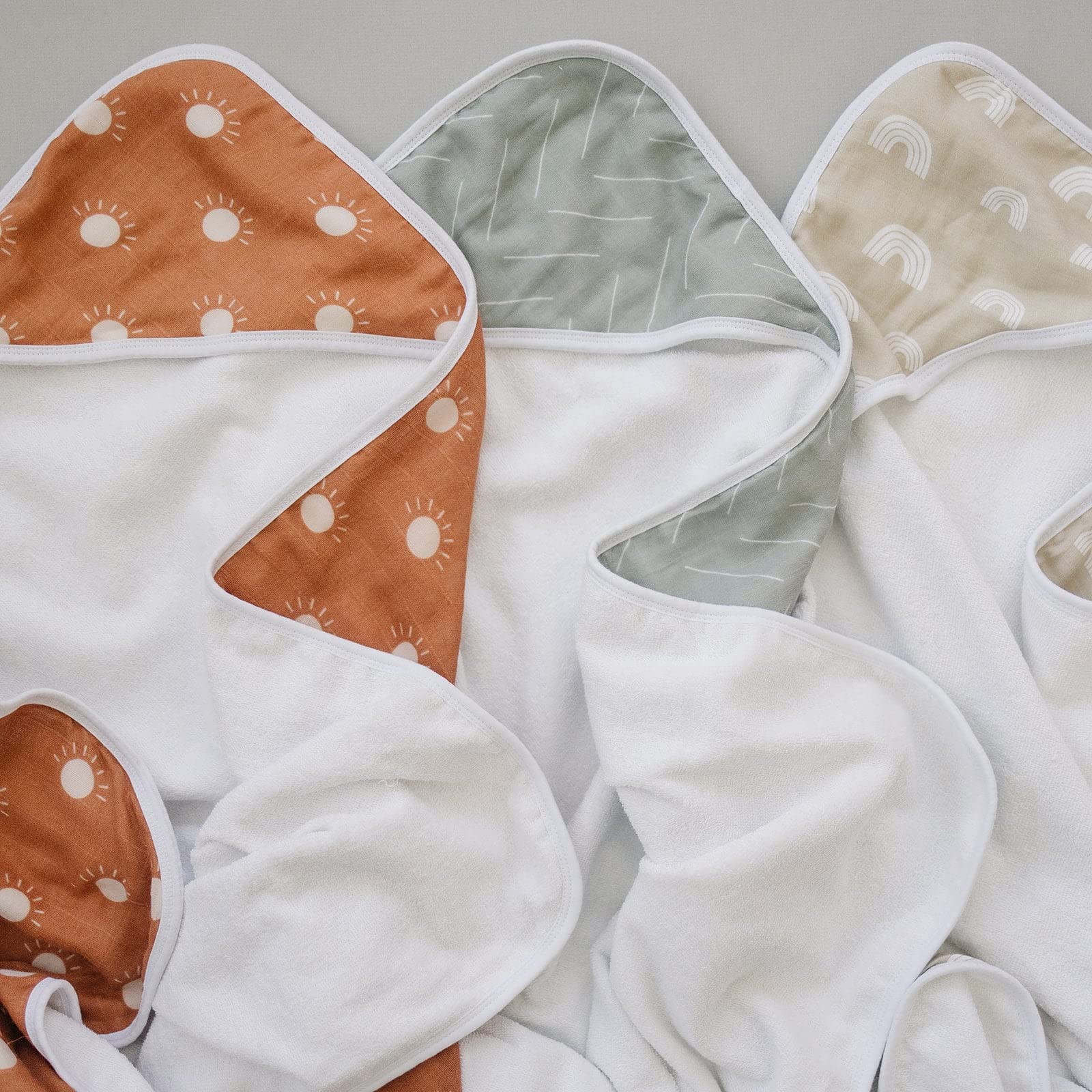 Mebie Baby toddler-friendly Desert Sage towel supports growing little ones