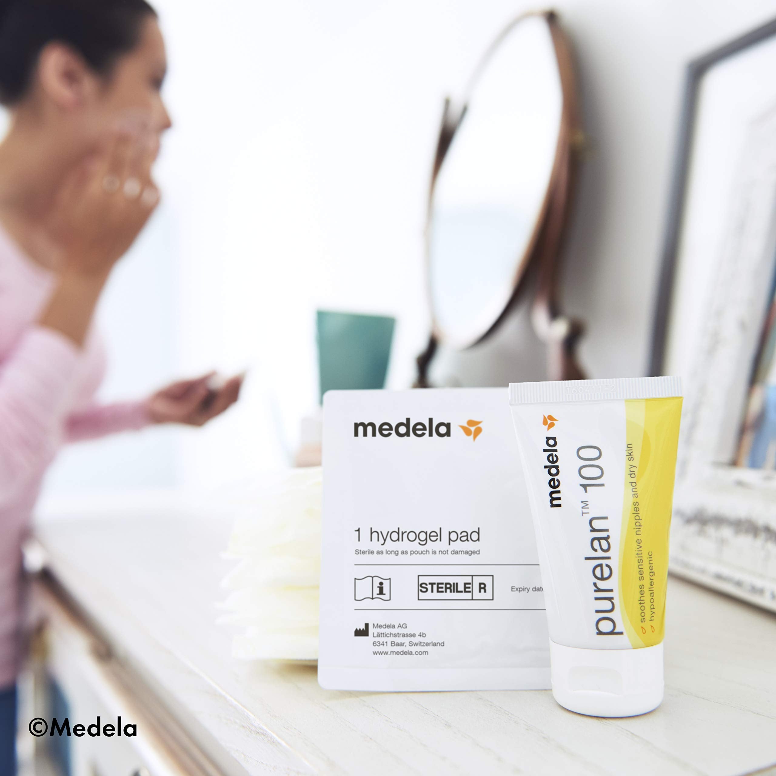 Medela Purelan 100 nipple cream application on dry skin showing soothing relief.