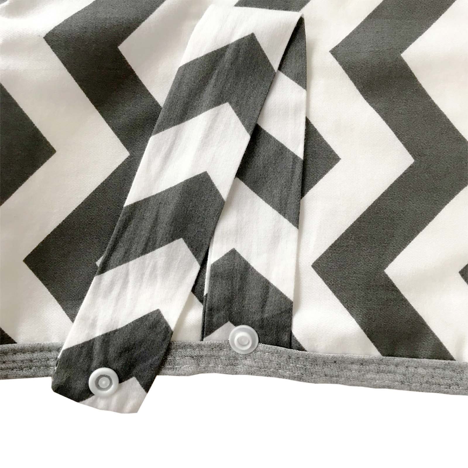 Medsuo baby diaper change scene in park demonstrates outdoor convenience.