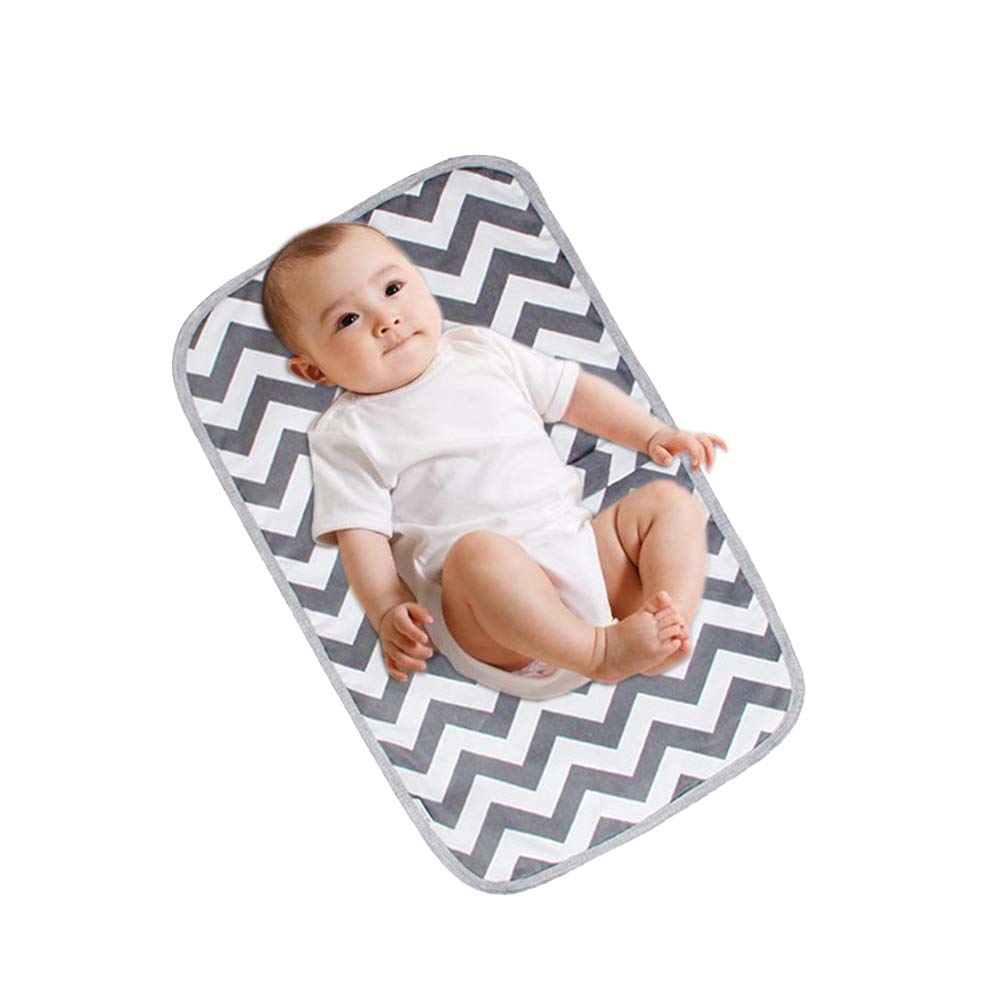 Medsuo waterproof underpad detail highlights leak protection during changes.