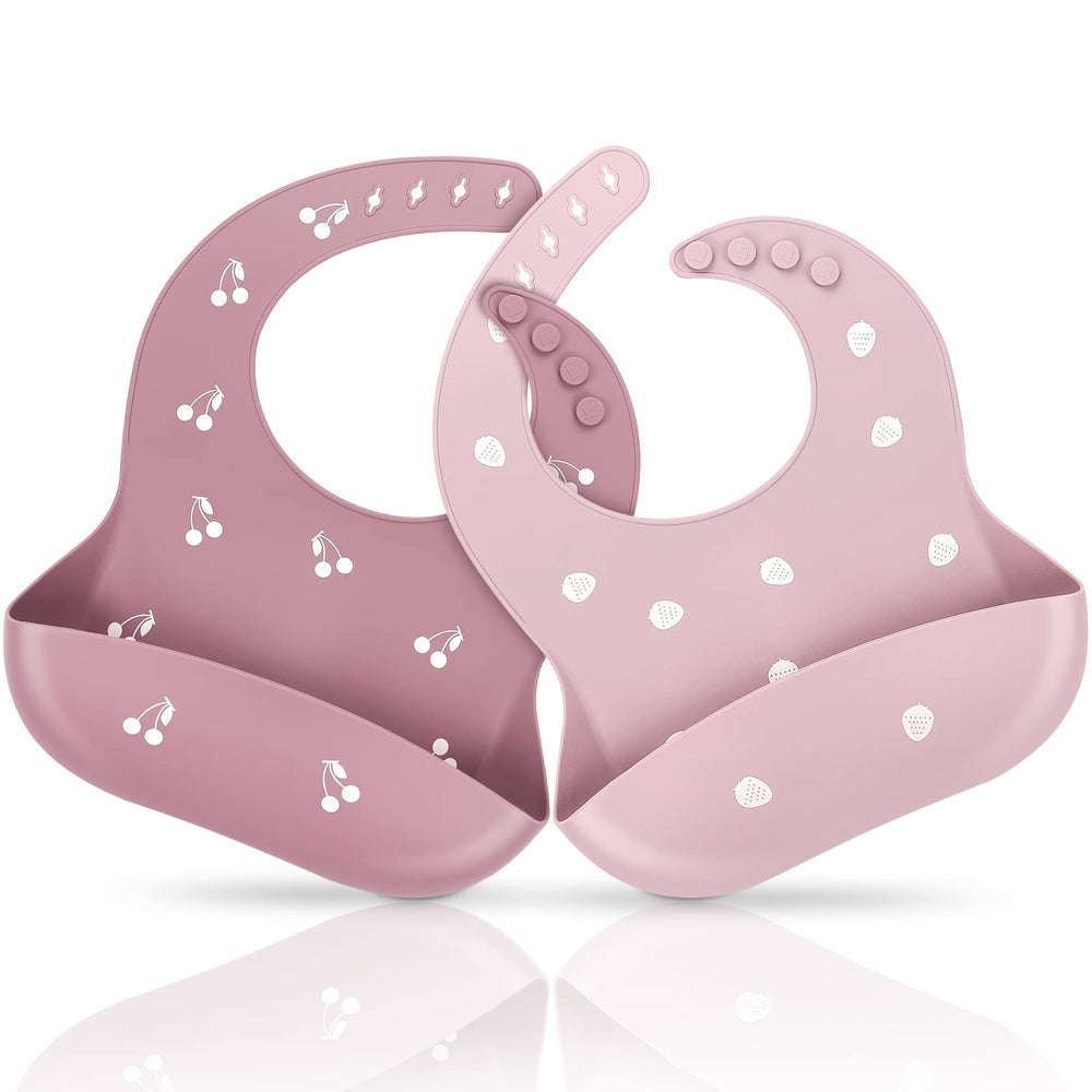 ME.FAN silicone bib with a 3D pocket catches spills during meals.