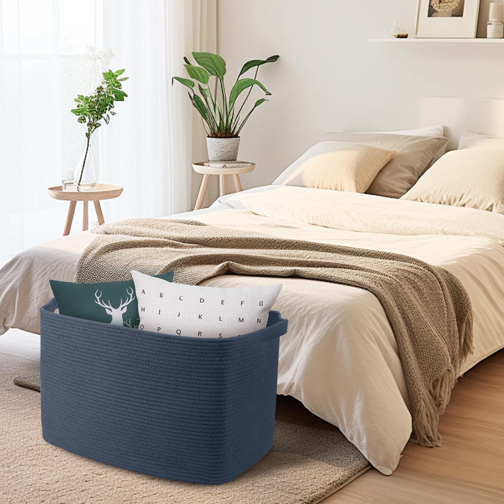 MEGASKET 87L capacity demonstrates space for blankets, pillows, or quilts.