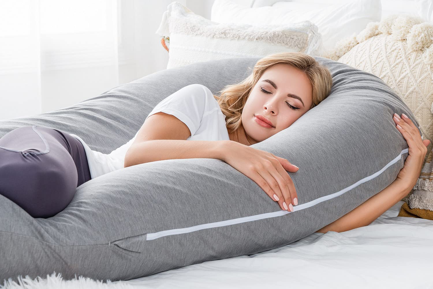Meiz pregnancy-pillow-double-zippers enable adjustable height for personalized fit.