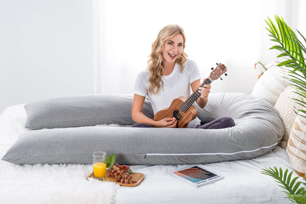 Meiz pregnancy-pillow-vacuum-pack shows easy transport and storage.