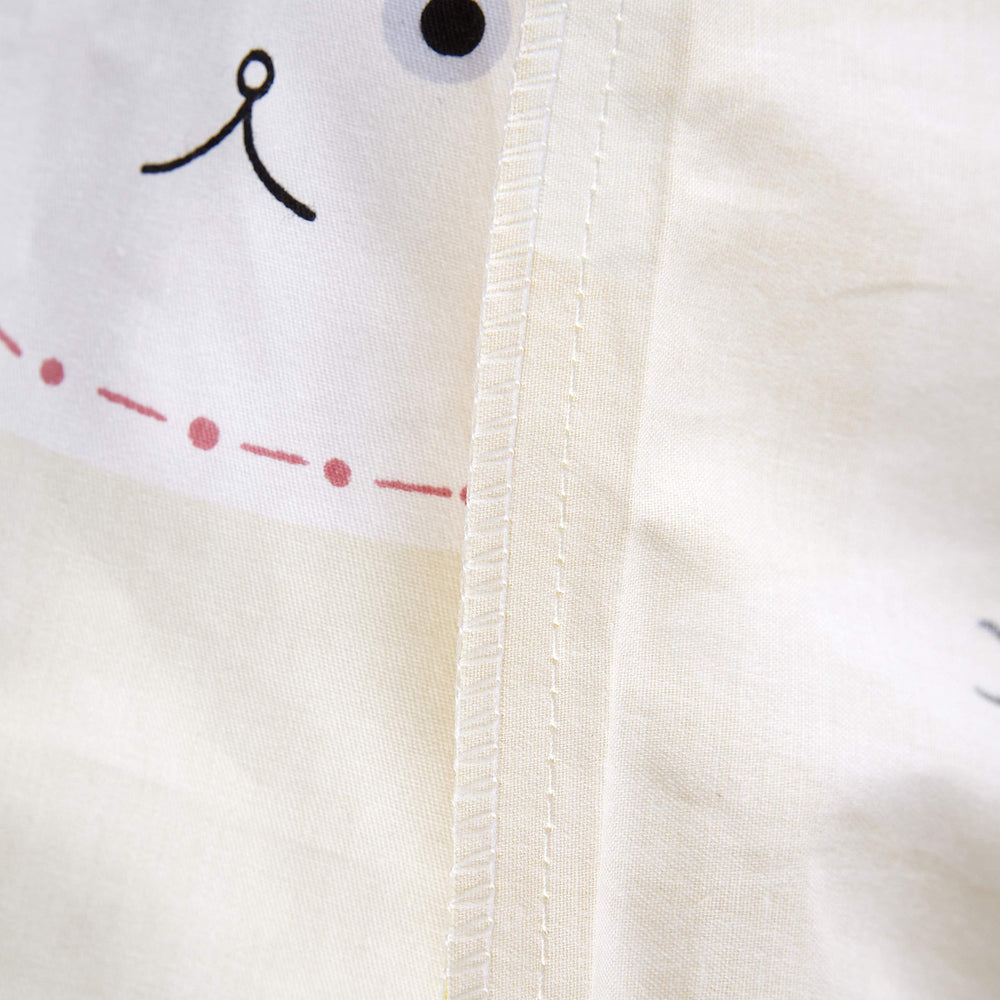 MEJU Cat Kitty bedding enhances a playful room, making bedtime feel cozy and inviting.