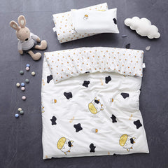MEJU cotton texture close-up highlighting soft breathable fabric for all-season comfort