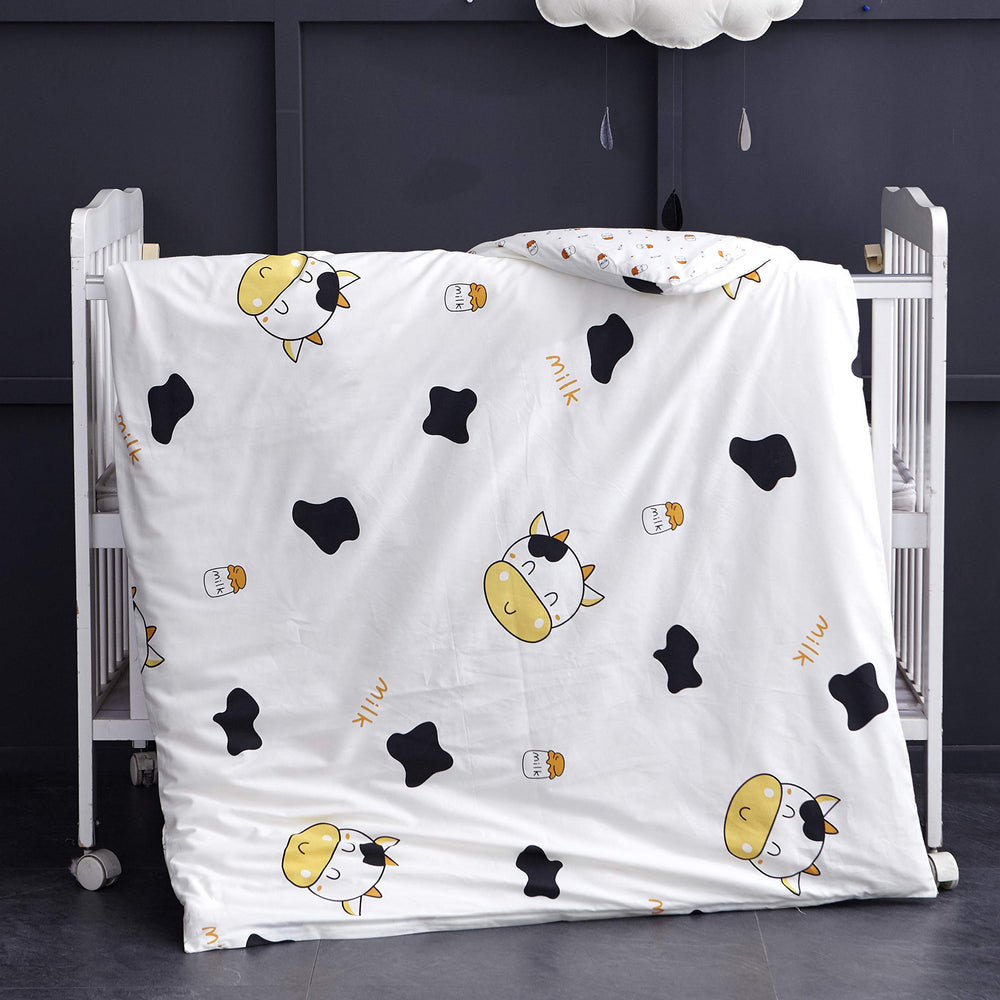 MEJU pillowcase close-up showing smooth seams for cozy naps