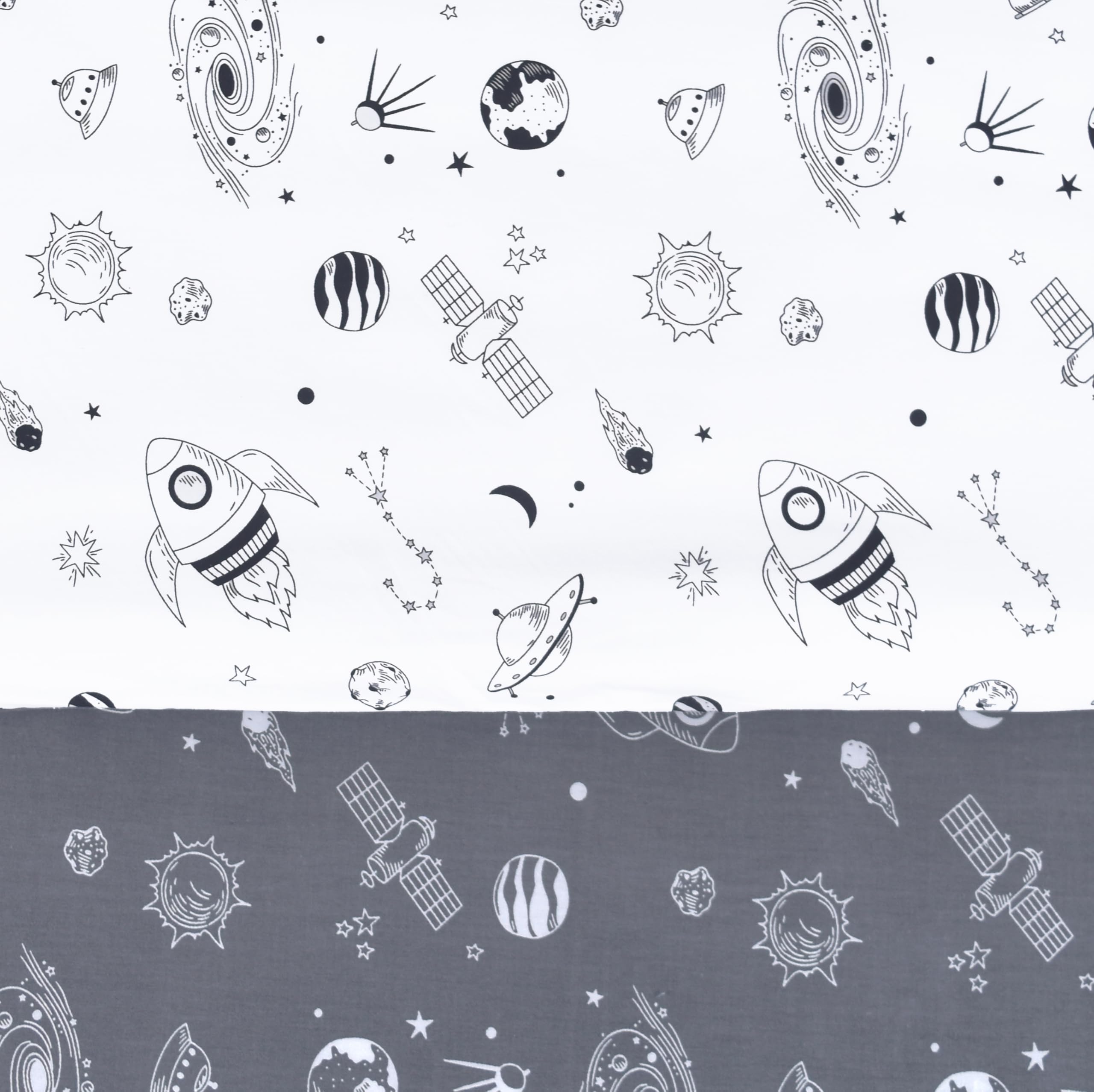 MEJU Rocket Planet fabric close-up highlights breathable cotton for cool, comfortable sleep.