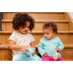 melii Abacus mint container, spill-proof design keeps crumbs contained during travel