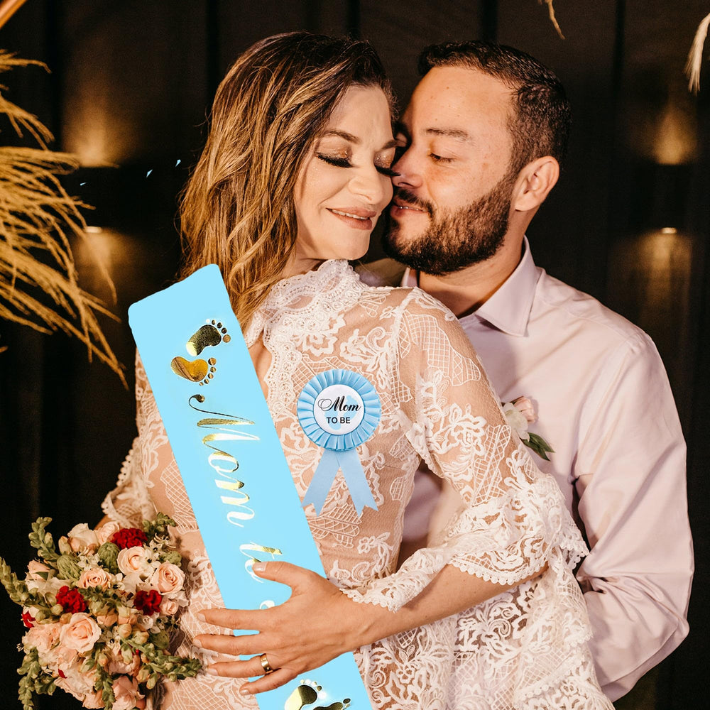 Memeyou photo props – crown and sashes for joyful family photos.