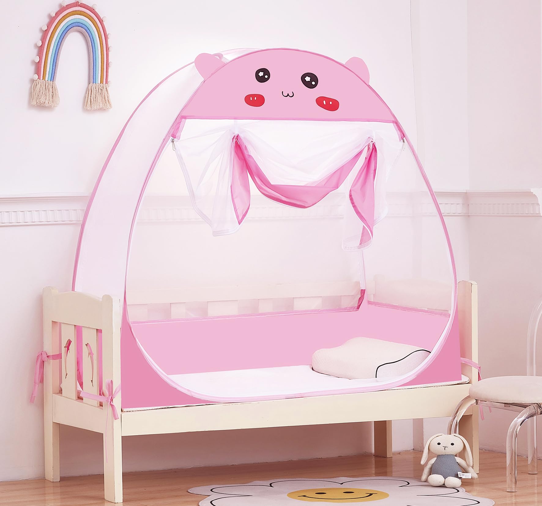 Mengersi crib tent double-door design helps easy access while keeping insects out.