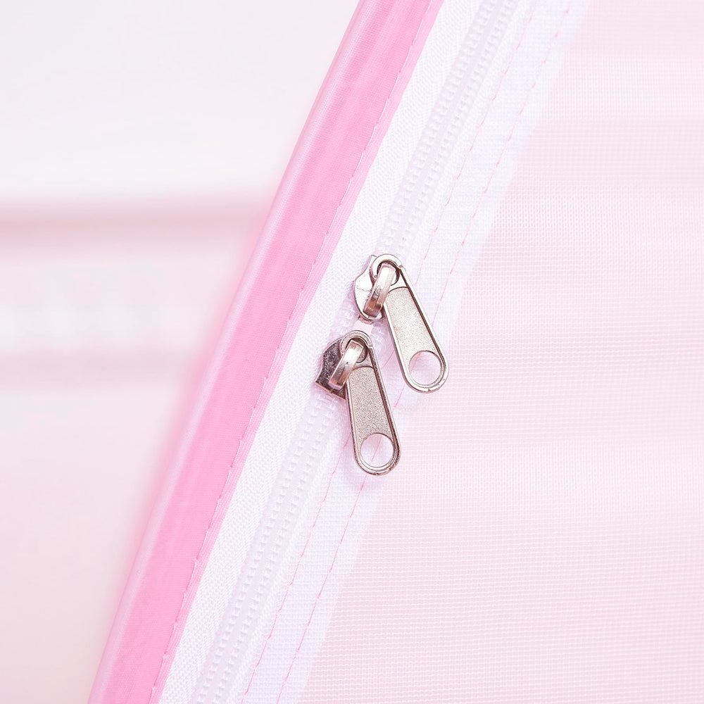 Mengersi pink mosquito-net close-up showing protective mesh.
