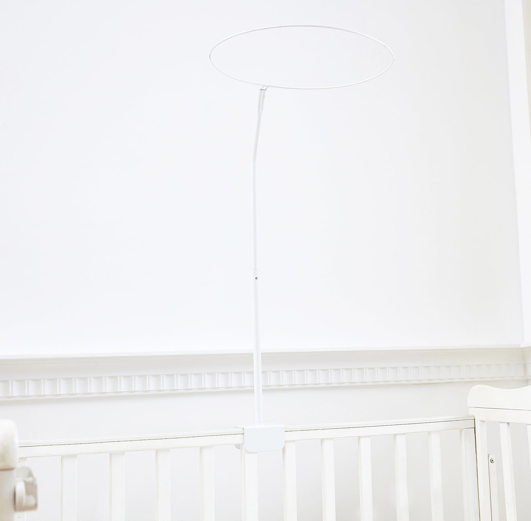 Mengersi dark-space baby sleep tent creates a cozy daytime nap area.