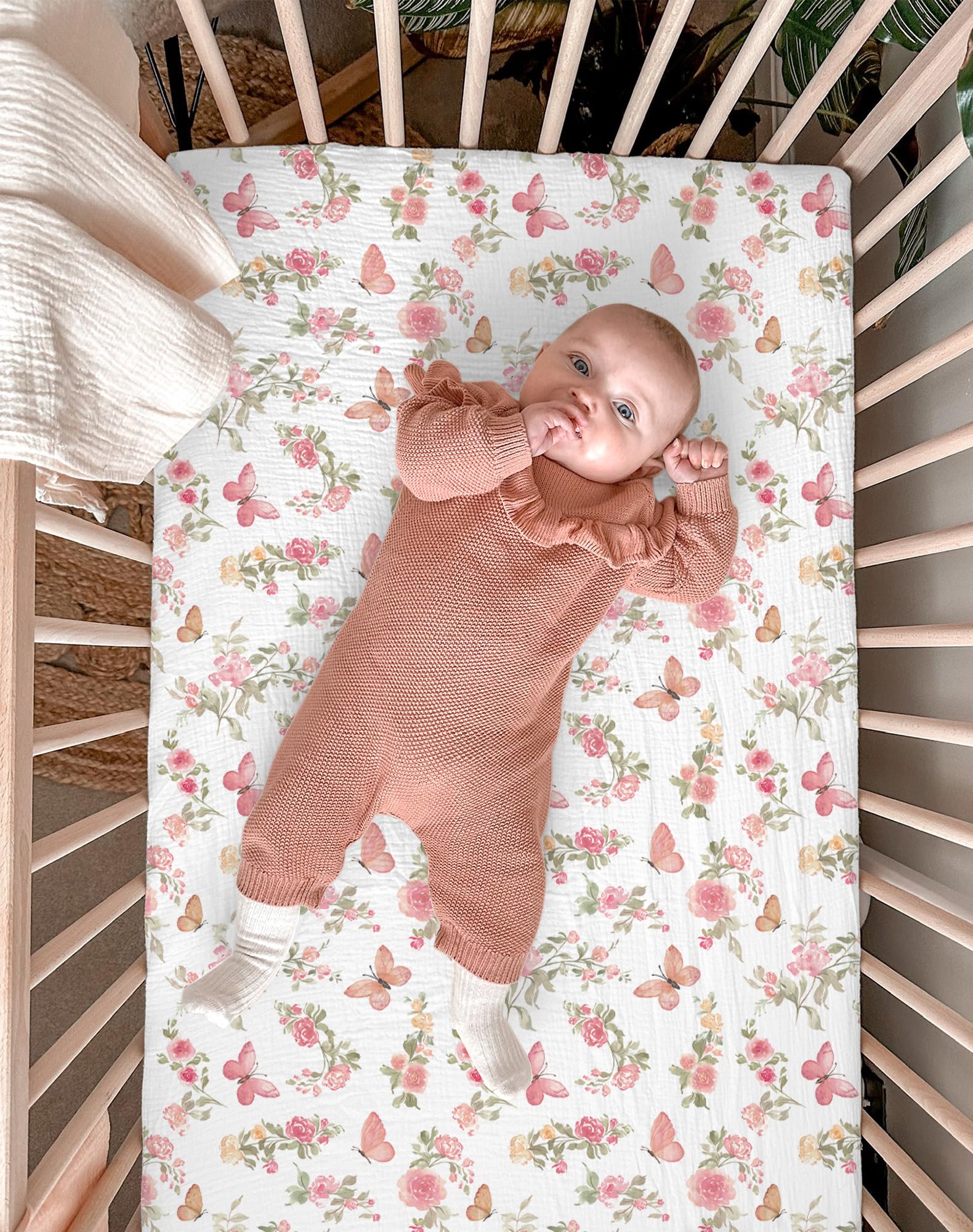 Meowcards bassinet sheet elastic-bottom—easy wash-and-wear for busy parents.