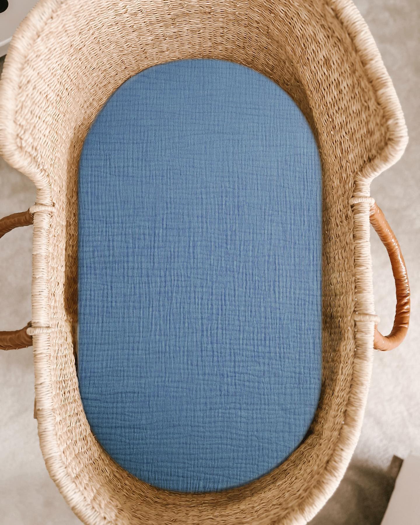 Meowcards bassinet sheet blue oval fit, soft muslin for cozy naps