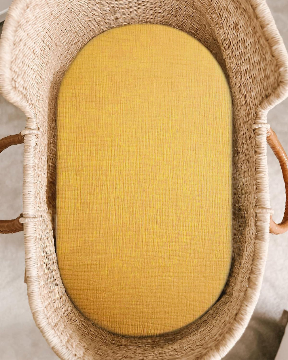 Meowcards bassinet sheet oval-fit confirms tailored coverage for curved bassinet shapes