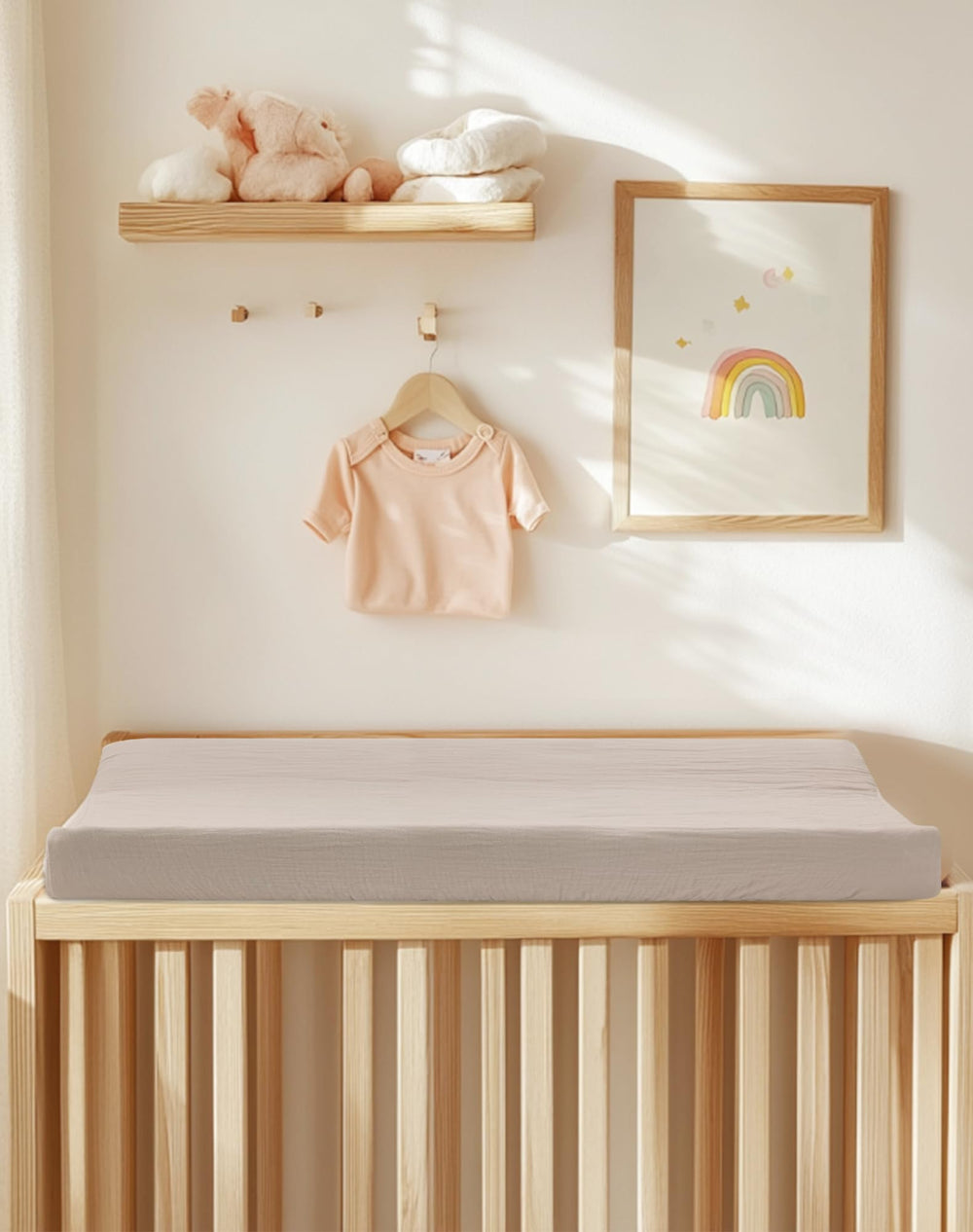 Meowcards changing pad cover machine-washable and quick-drying for busy parents.