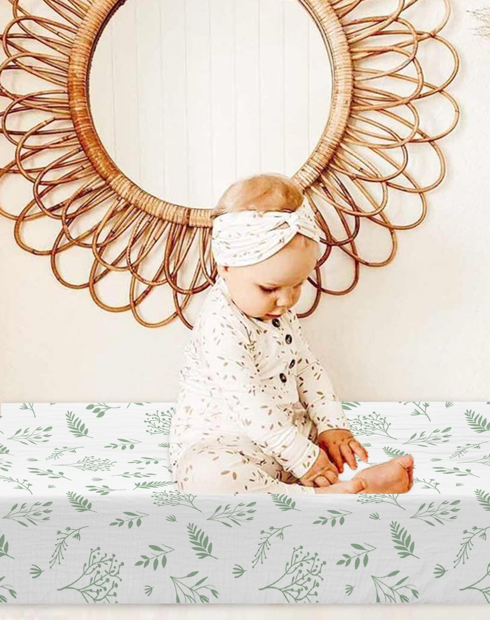 Meowcards machine-washable and quick-drying cover simplifies nursery care.