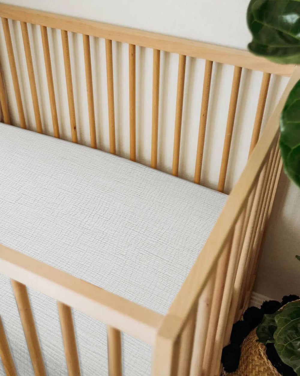 MeowCards mini crib sheet easy-care fabric, machine washable and quick to dry.