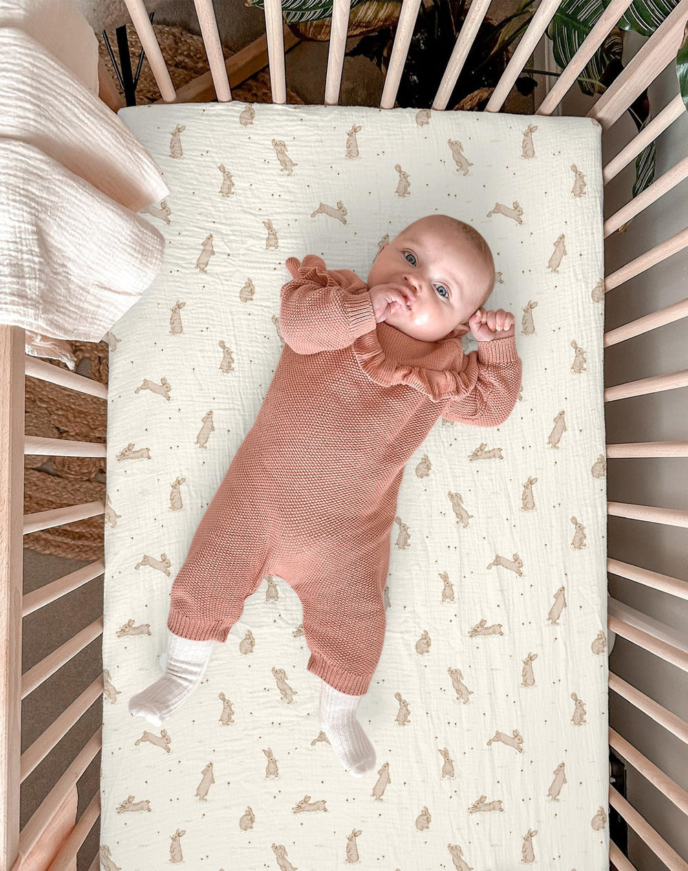 Meowcards muslin Moses basket sheet beige hopping-bunnies offers neutral style.