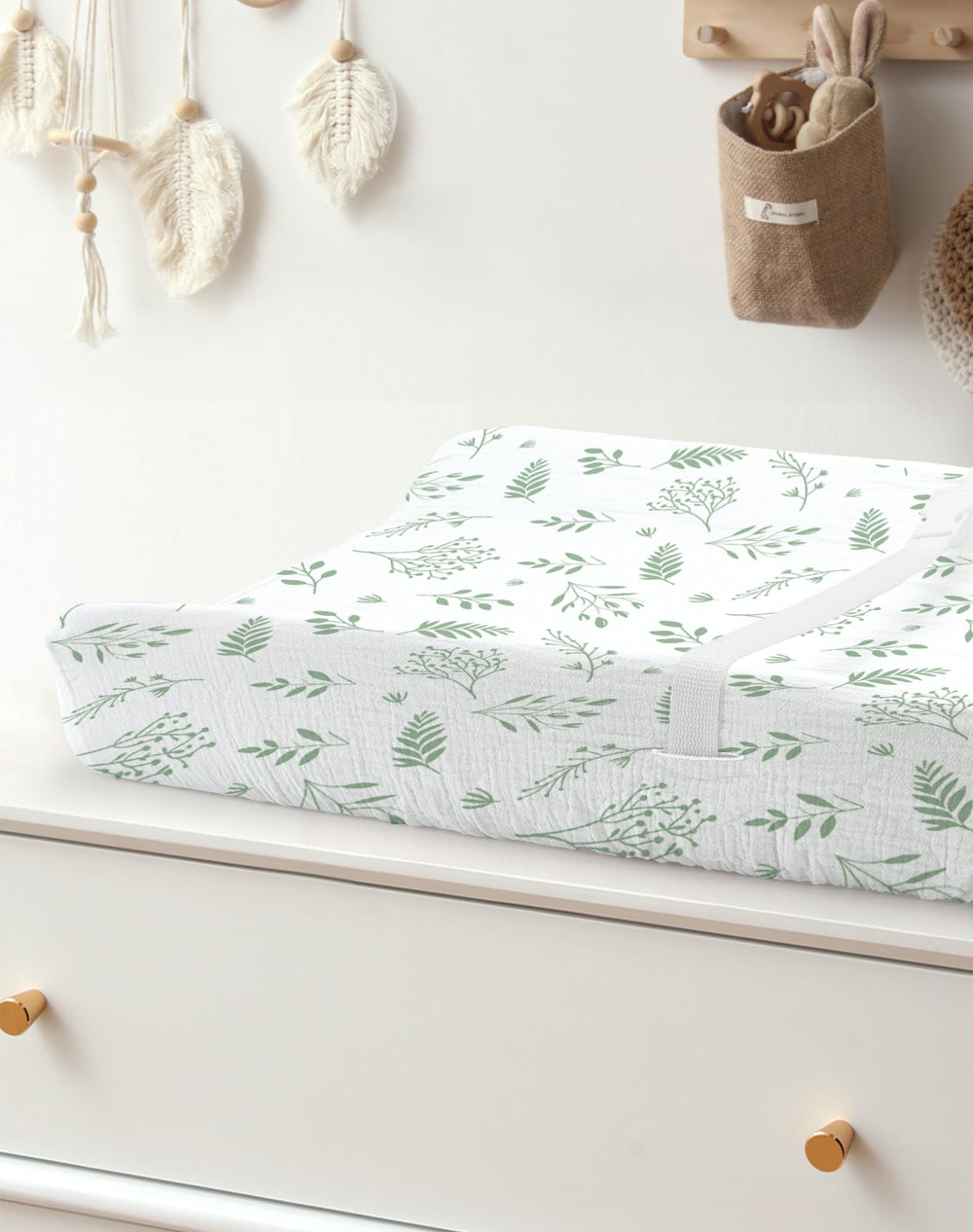 Meowcards neutral nursery decor showcases fern leaf and sage colorways.