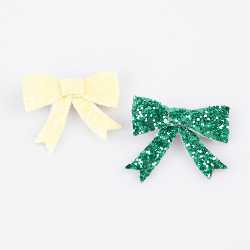 Meri Meri crocodile clip with ivory ribbon provides secure daily wear.