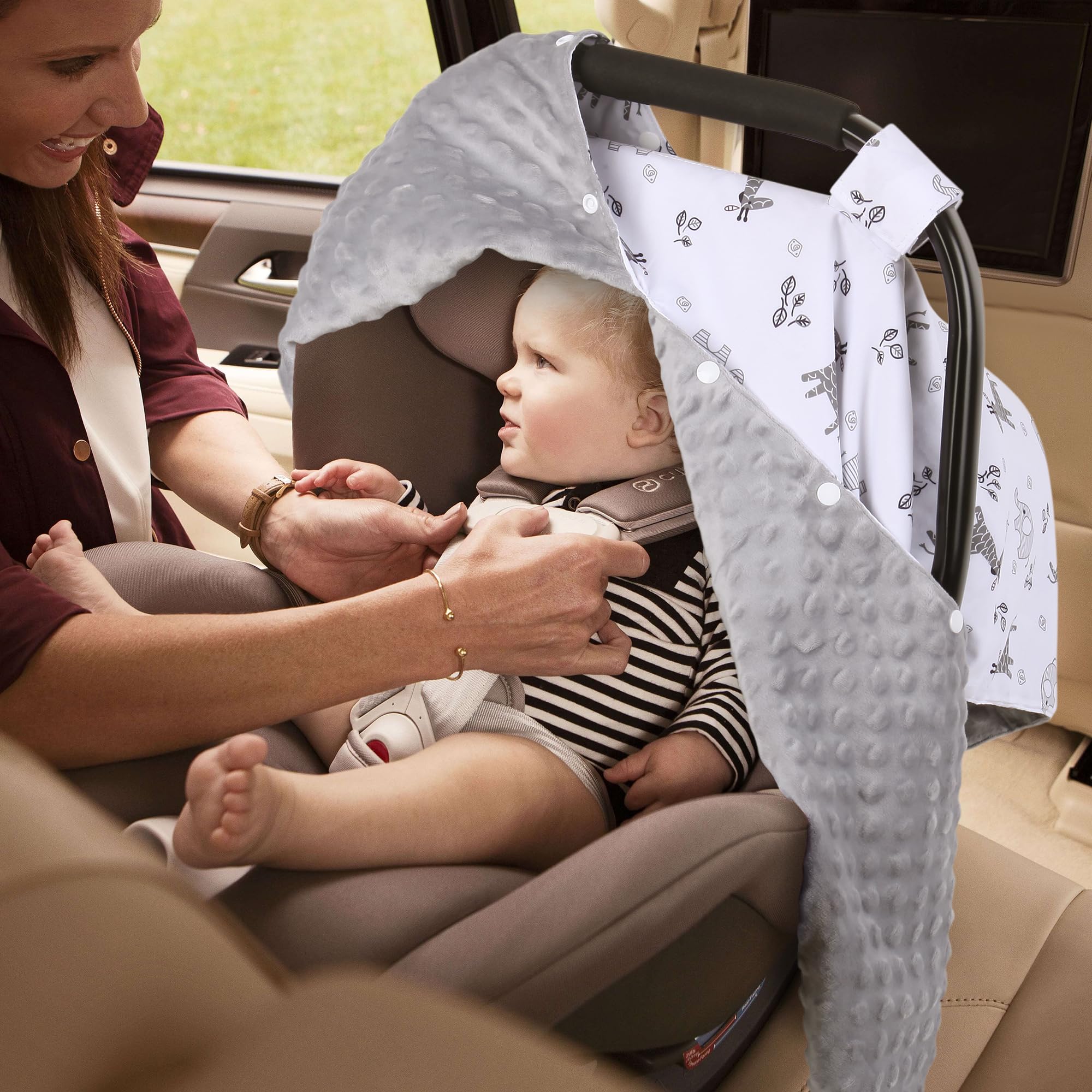 Metplus Minky lining offers a soft, comforting touch for baby soothing moments.