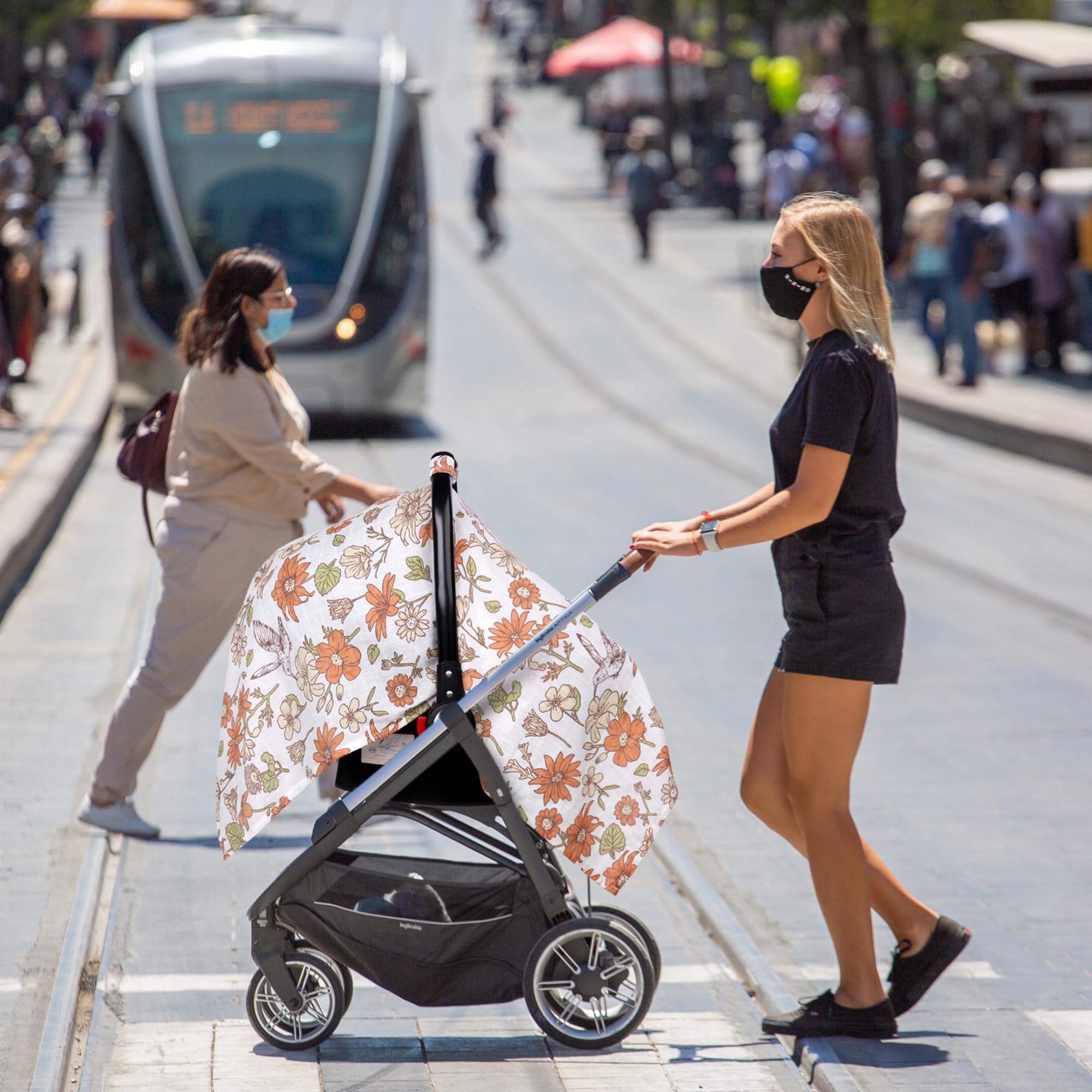 Metplus infant cover protects baby in sunny spring and summer