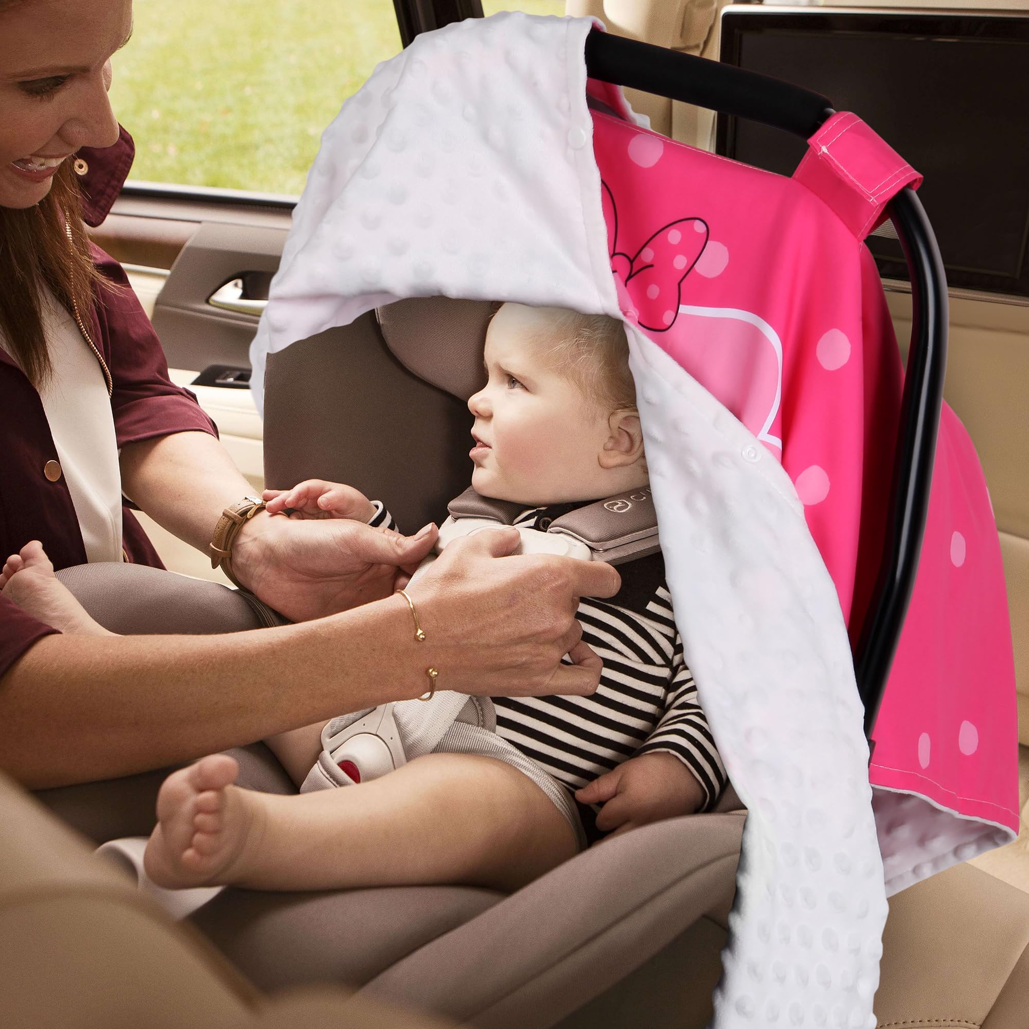 Metplus unisex design makes a practical baby shower gift for all newborns.
