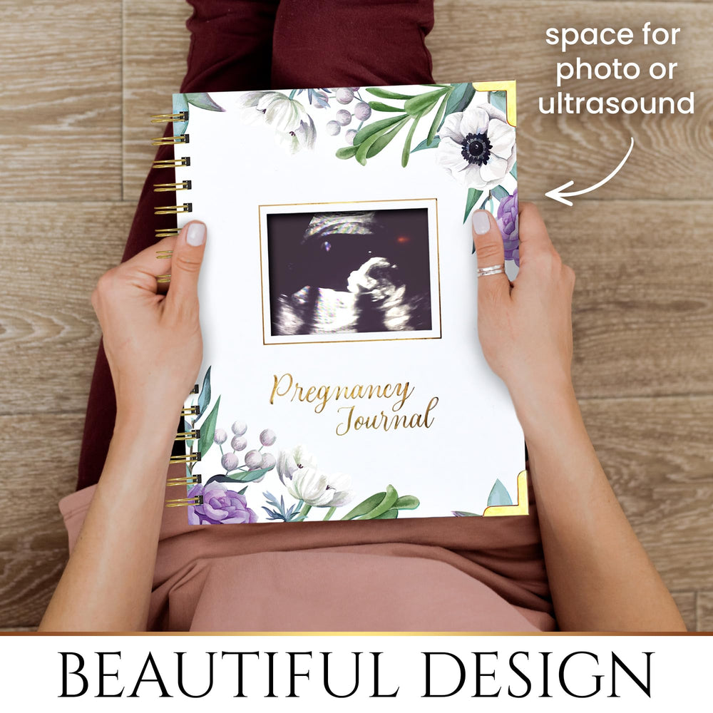 MF&HN STORE spaces for memories layout provides room to write thoughts and notes throughout pregnancy.