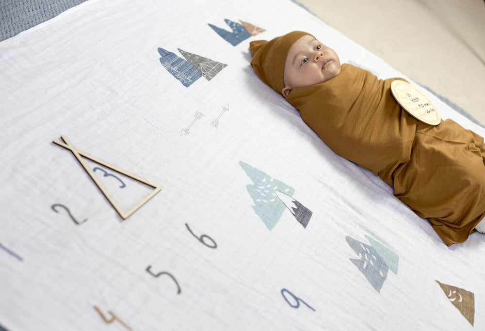 Miaoberry baby photoshoot prop in use during milestone moments