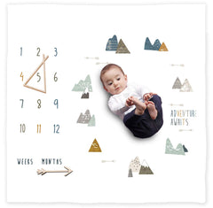 Miaoberry milestone blanket with Hello World sign for newborn photography sessions