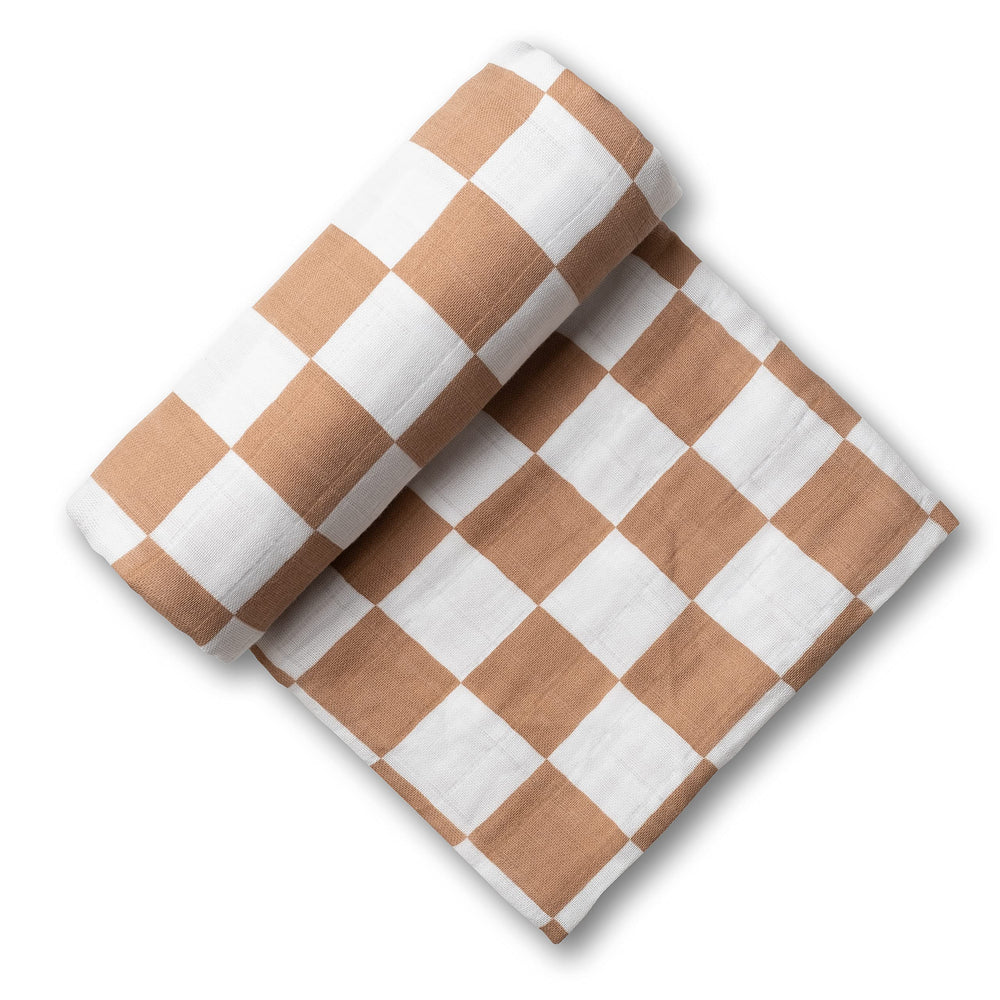Miaoberry latte checked blanket ideal for newborn photos.