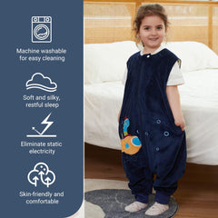 MICHLEY sleeping bag with foot openings supports freedom of movement.