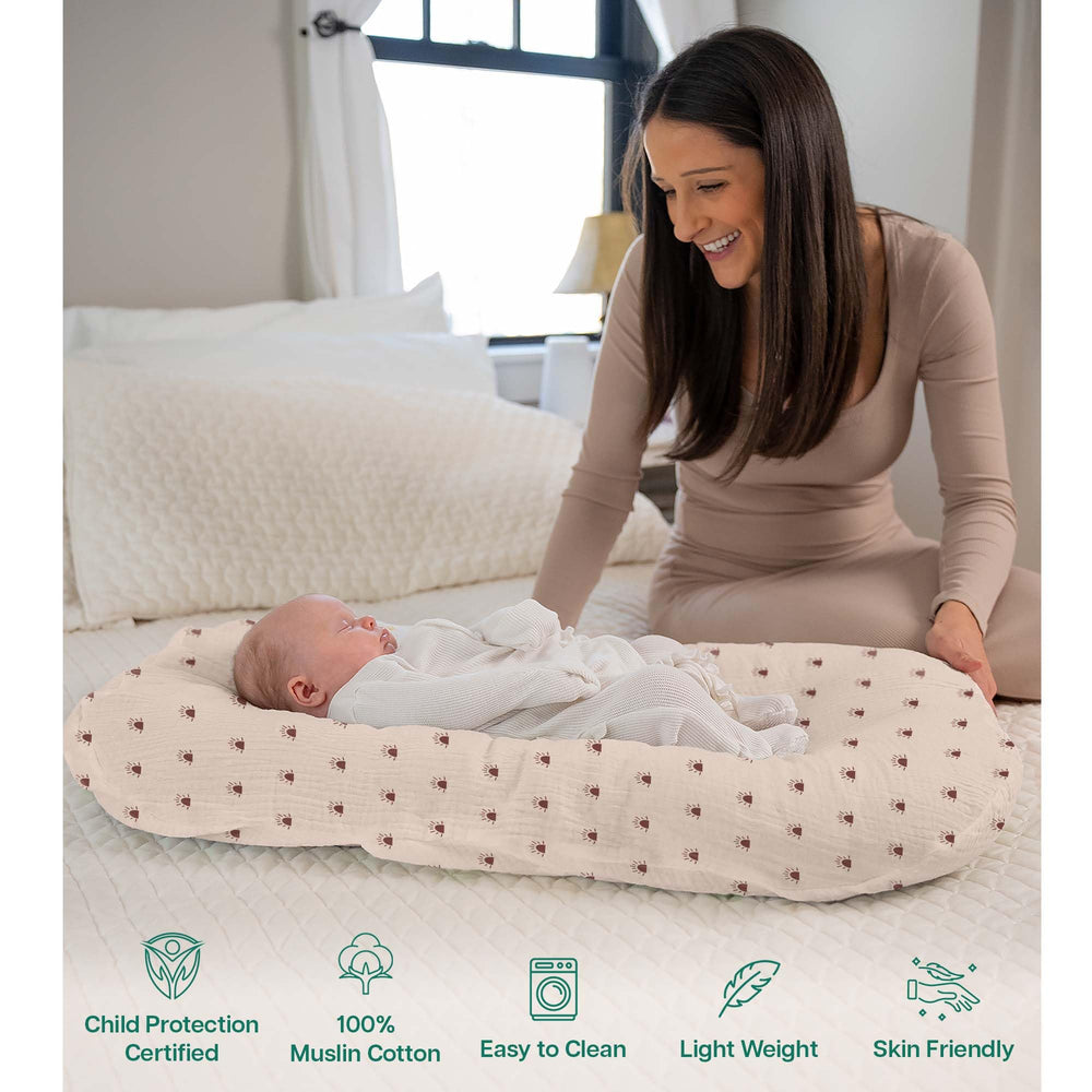 Mi Flor Muslin Baby Lounger Cover resists shrinking for lasting fit and softness.
