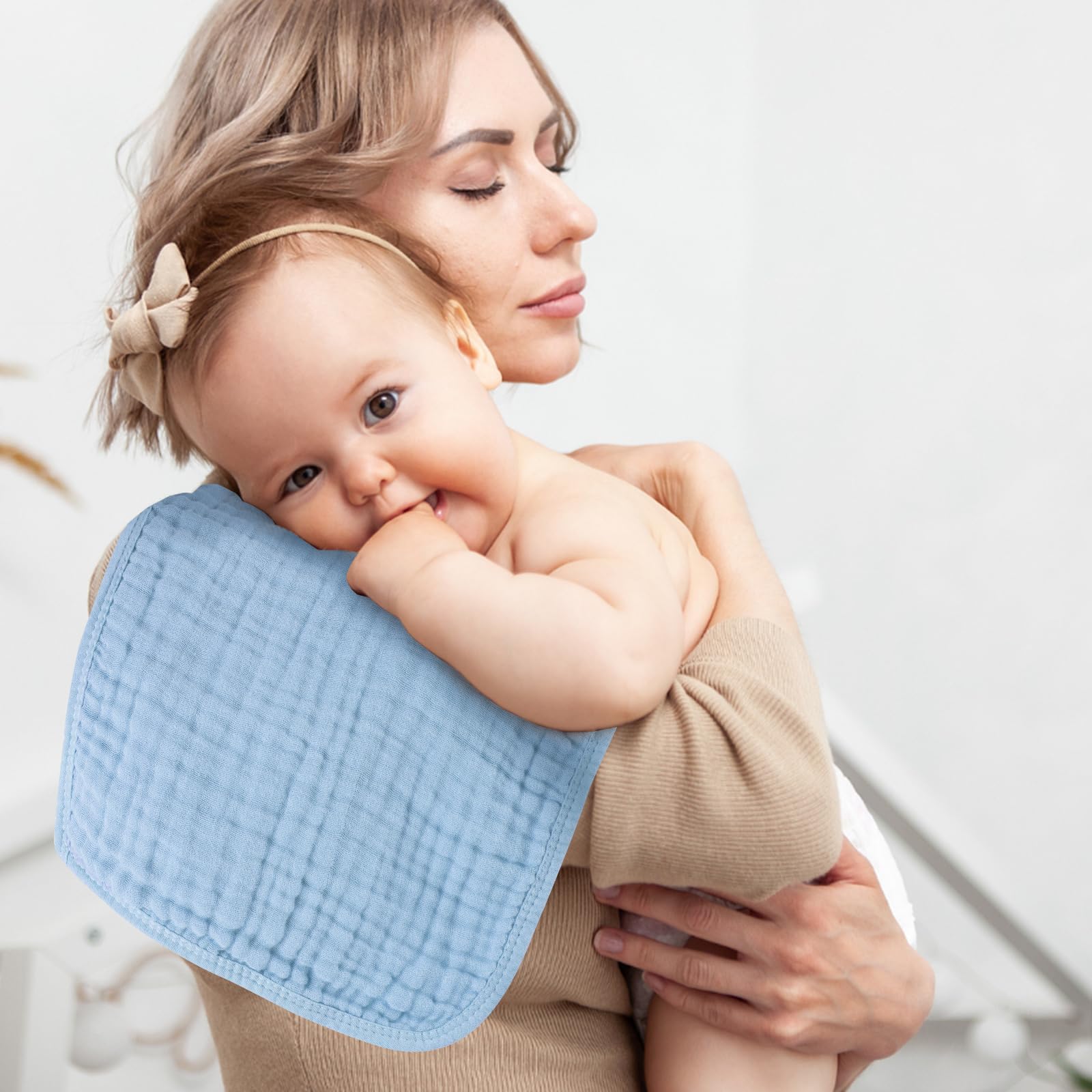 MIGIOL cloth in use with baby during feeding.