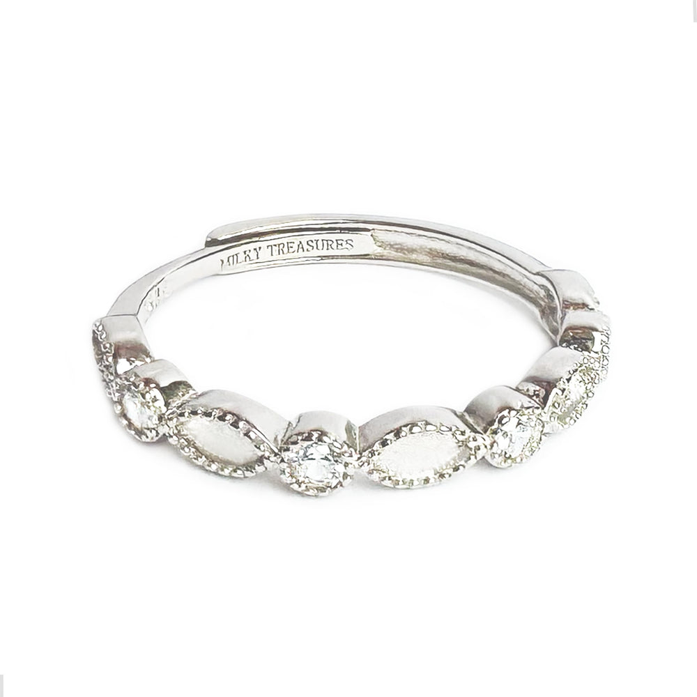 Milky Treasures Band Ring outer view in 925 silver, timeless keepsake.