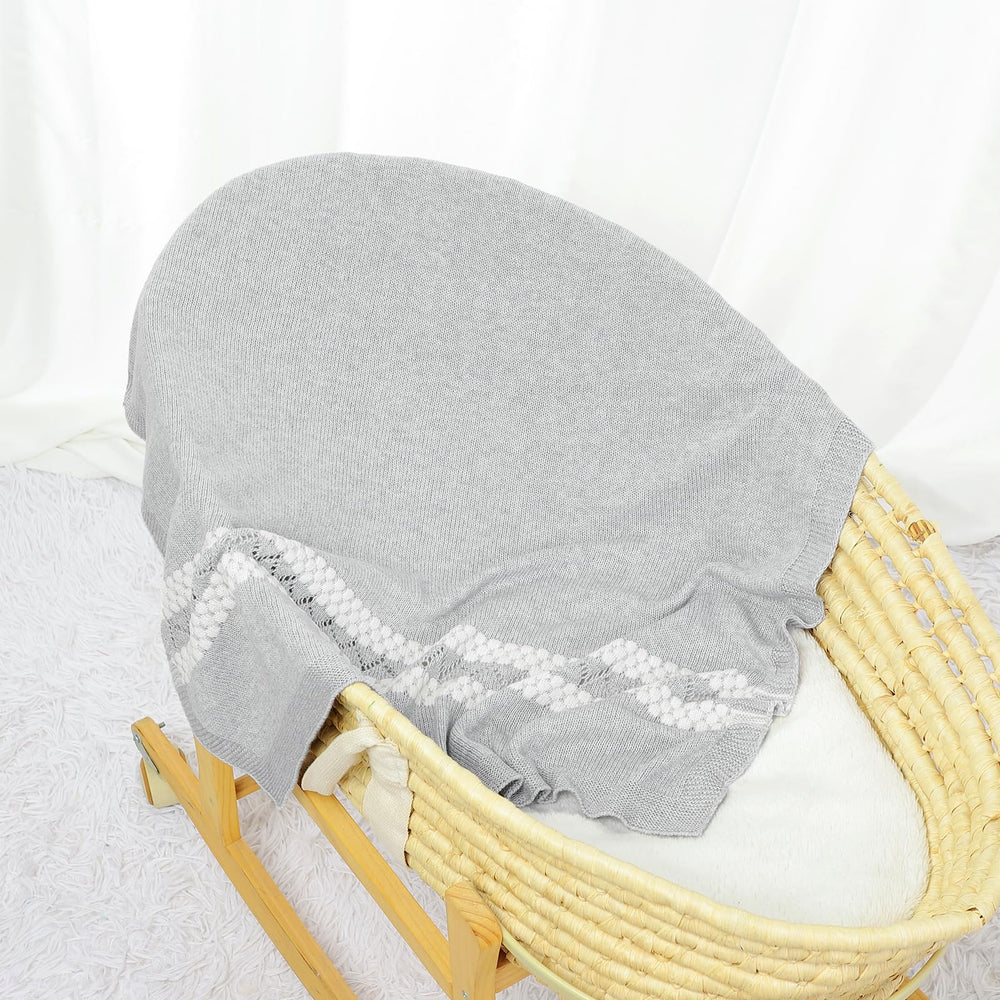 mimixiong knit blanket in use as stroller cover for warmth
