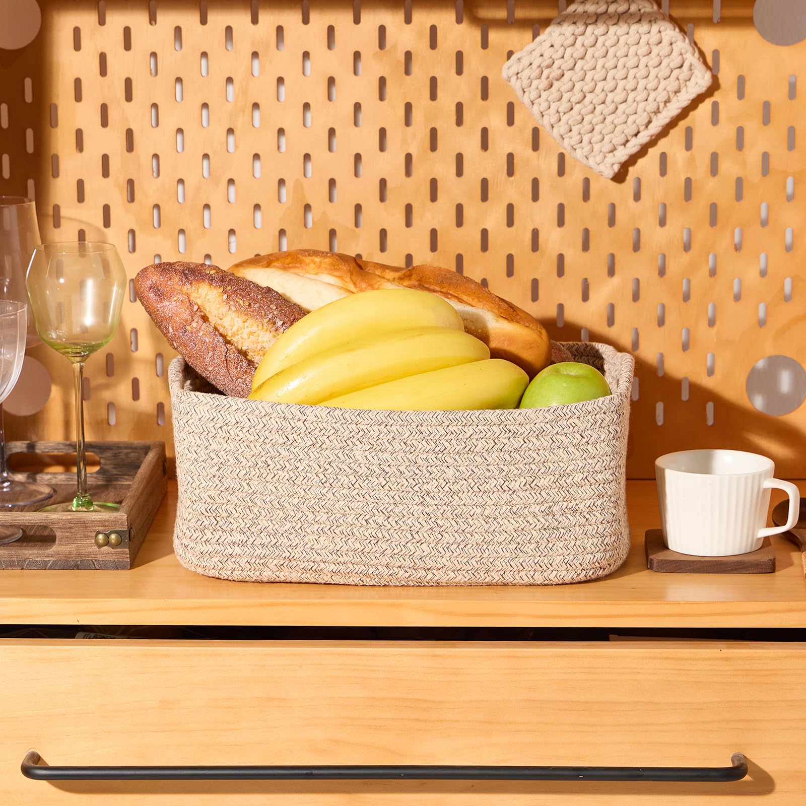 MiniArk easy shaping helps restore the basket form after unpacking.