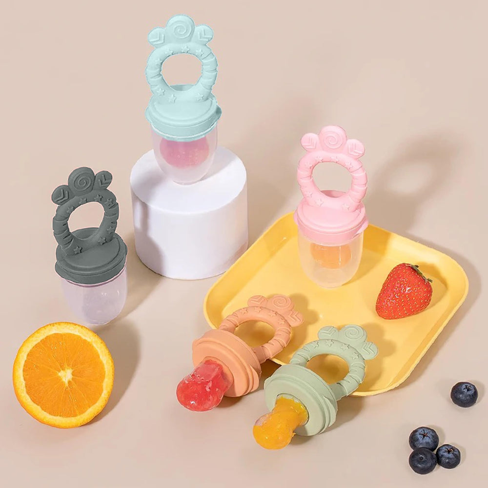 Minie Joo protective cap keeps attachments clean between meals