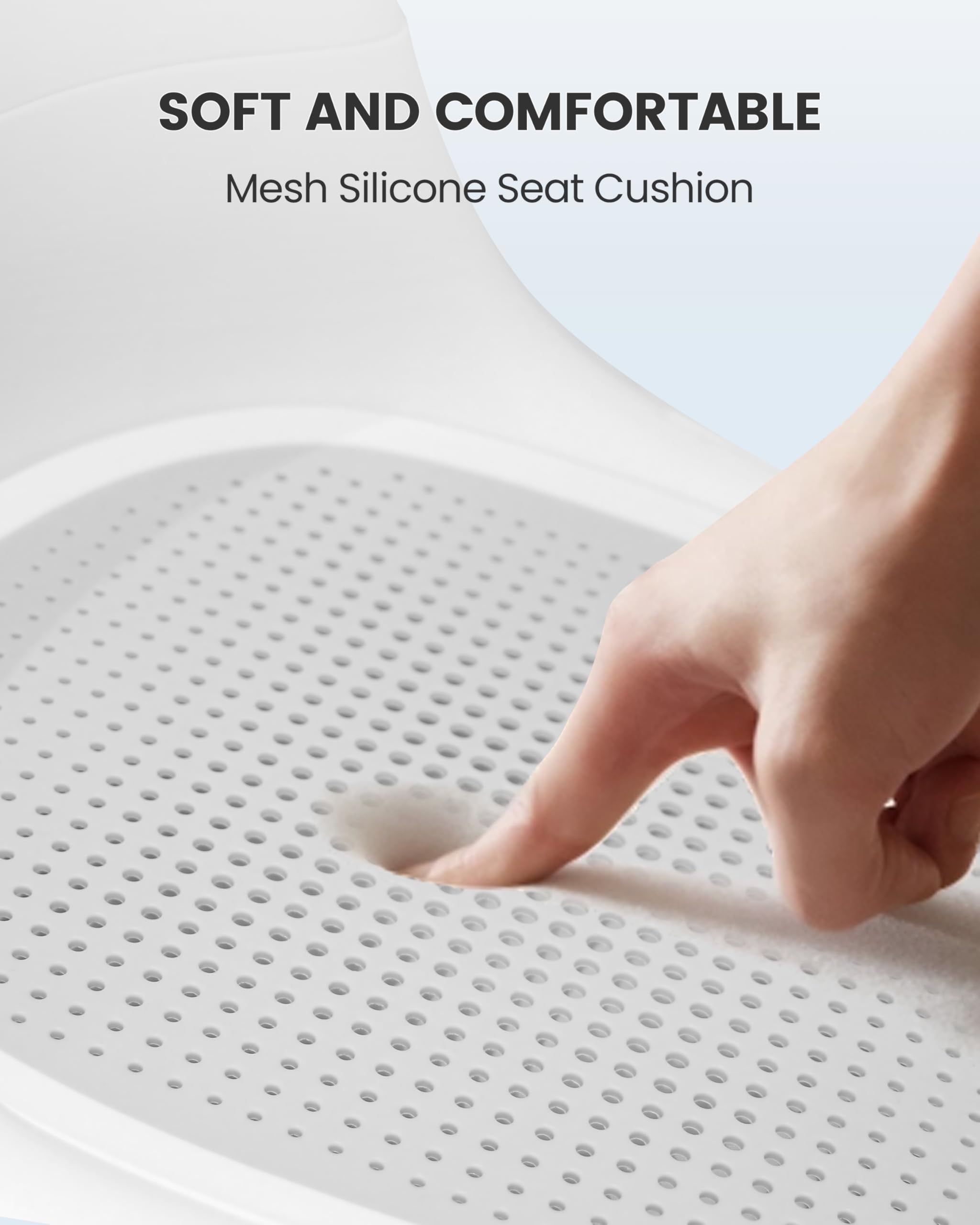 Minimiss silicone cushion keeps baby comfy during baths.