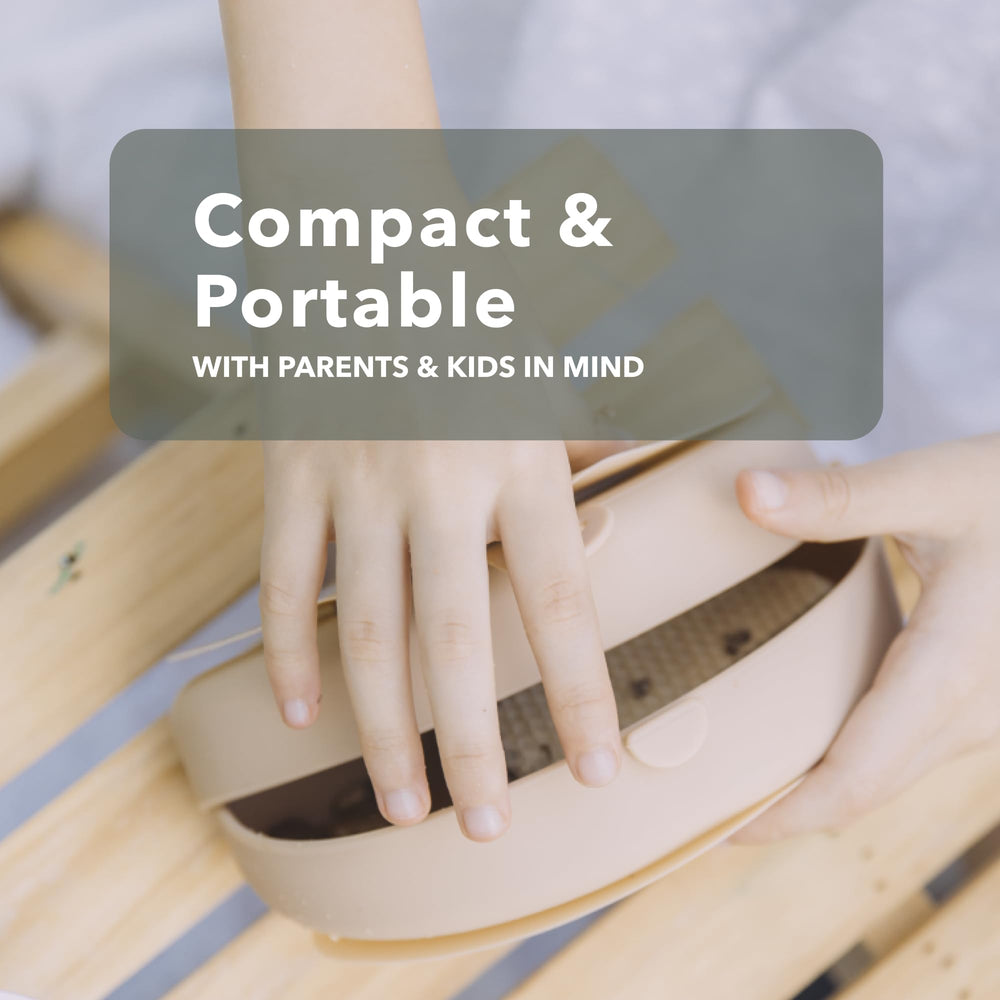 Miniware Silifold travel plate folded for travel and storage convenience.