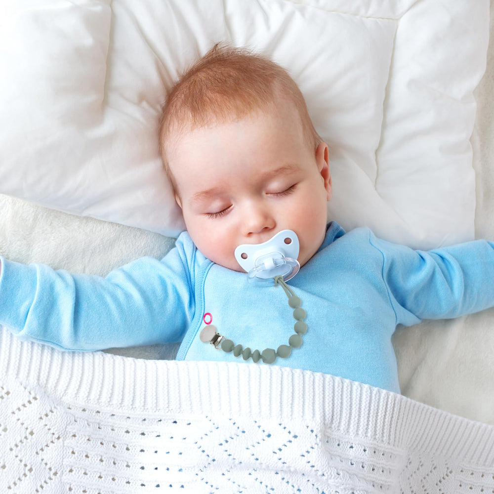 MINMUNJIU versatile clip attaches to pacifiers, clothes, strollers, or car seats