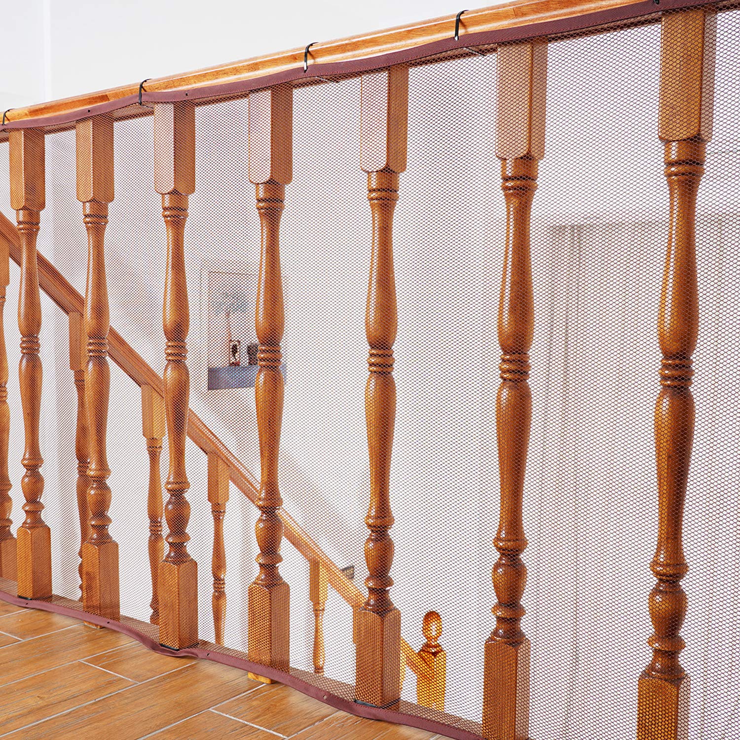 Minne Baby banister guard 15ft-wide safety net along stairs for child protection
